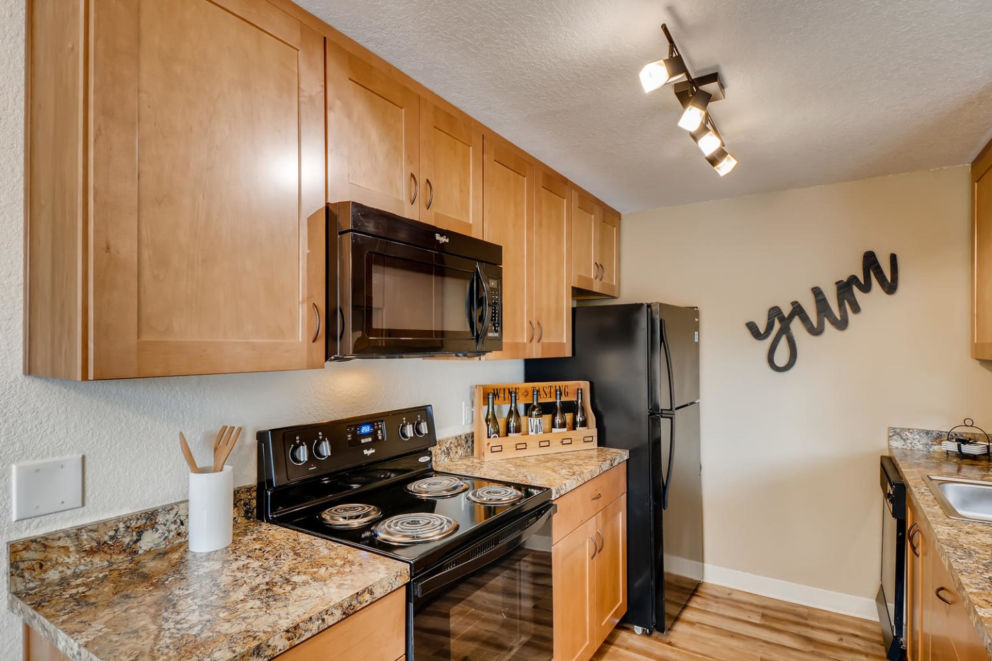 Sunnyside Village Image 8