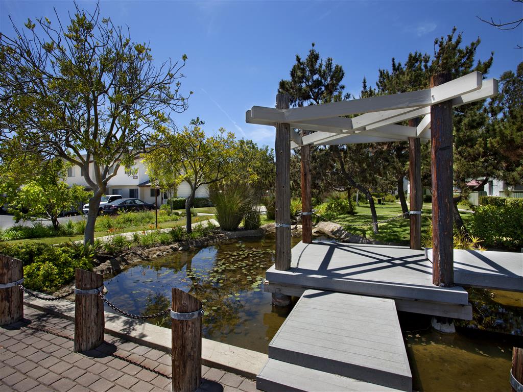 Pacific Oaks Image 18