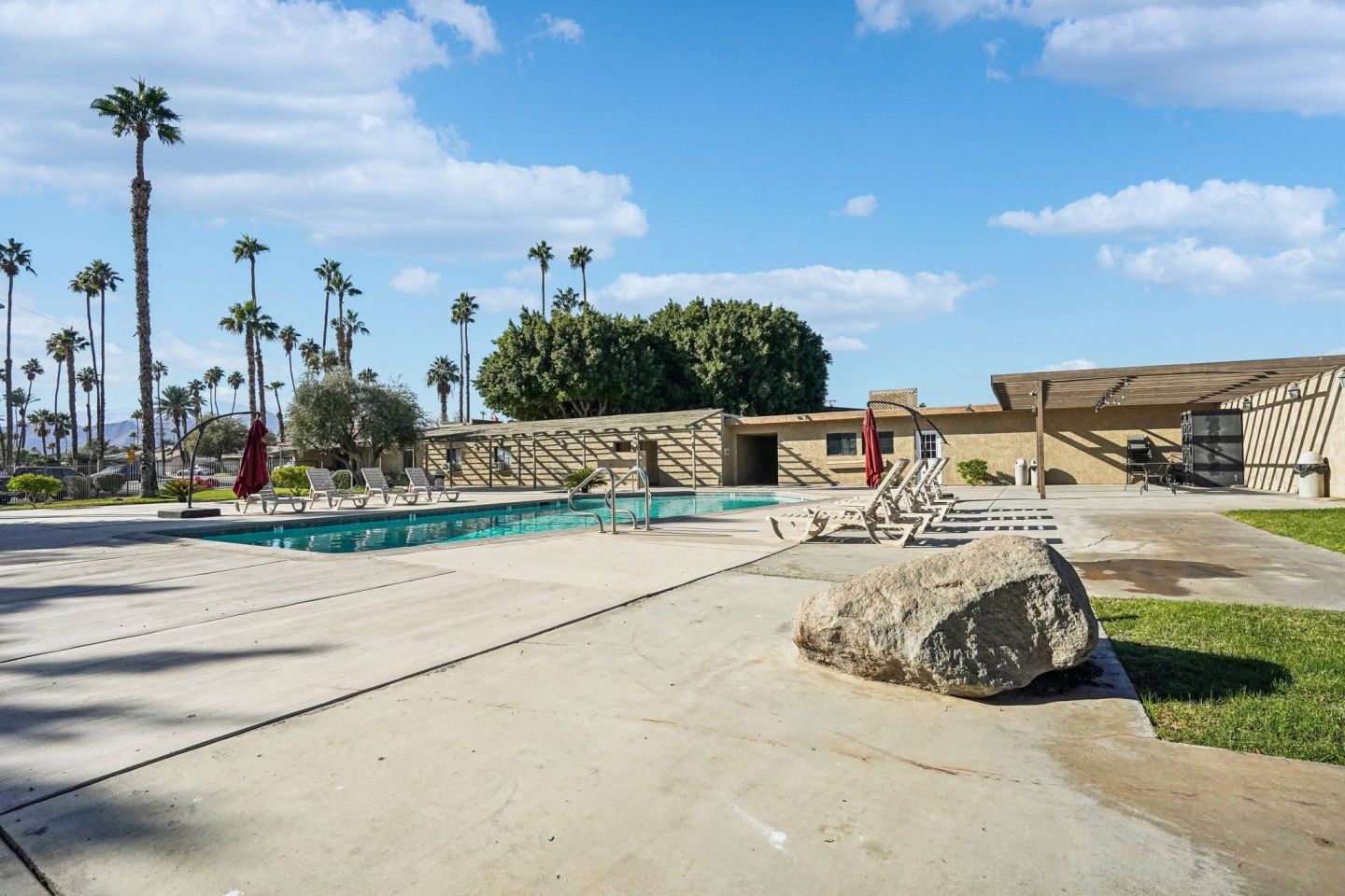 Desert Fountains at Palm Desert Apartments Image 15