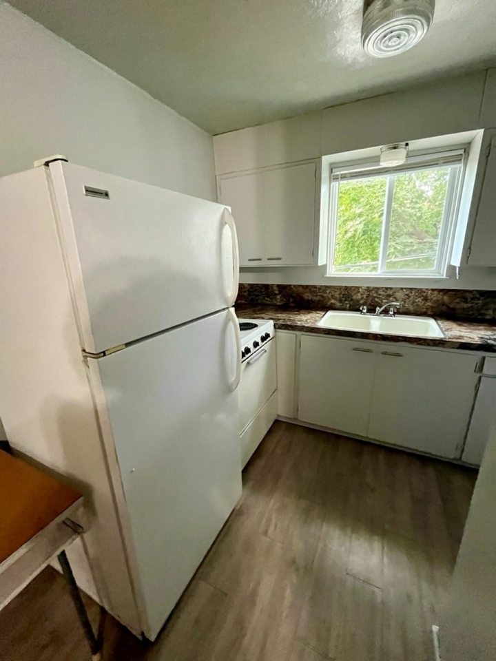 University Villa Apartments Image 17