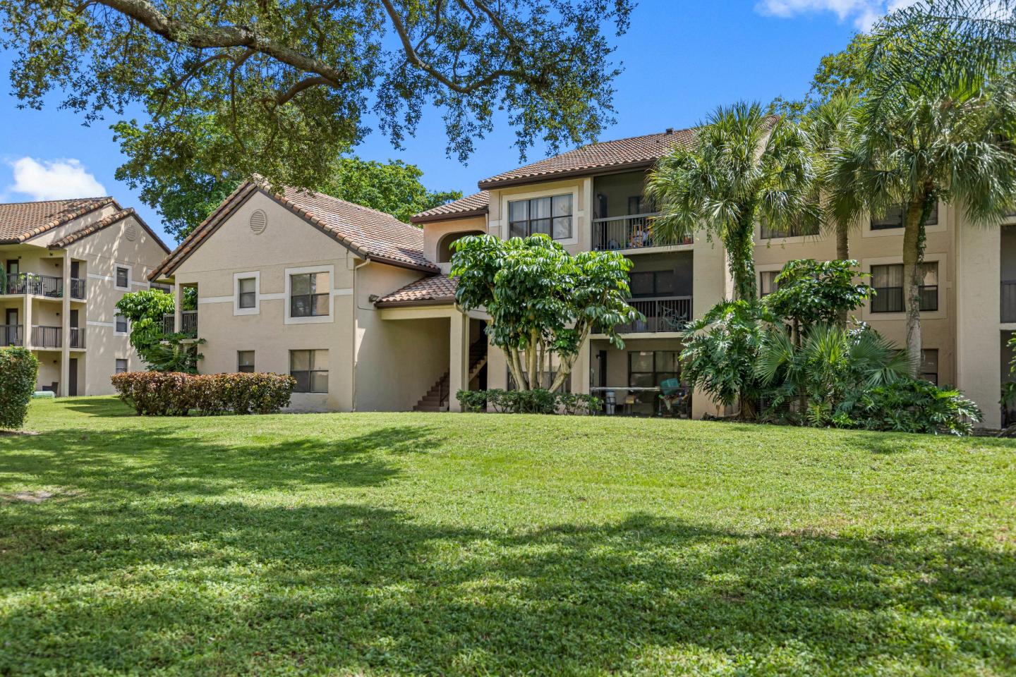 Palm Aire Gardens Image 19