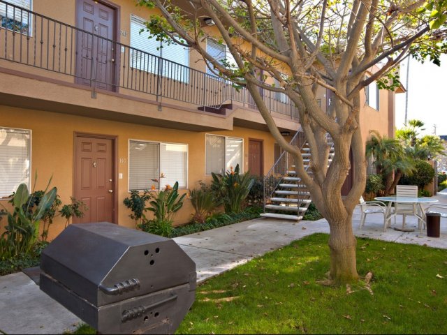 Elan the Palms Apartment Homes Image 8