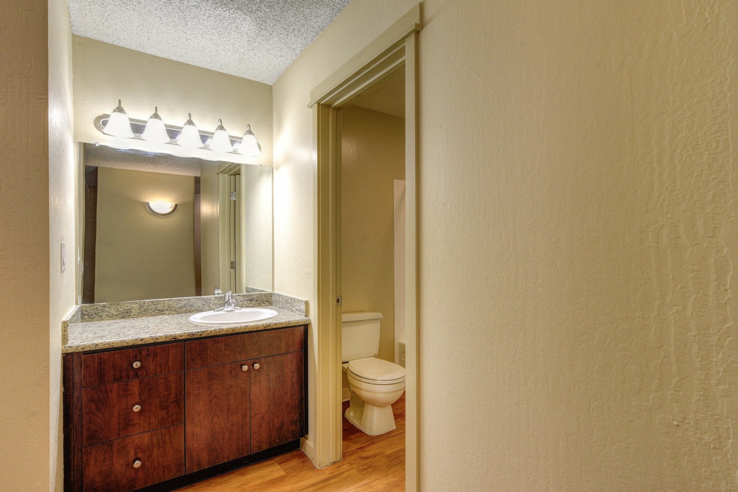 The Retreat Apartments Image 3