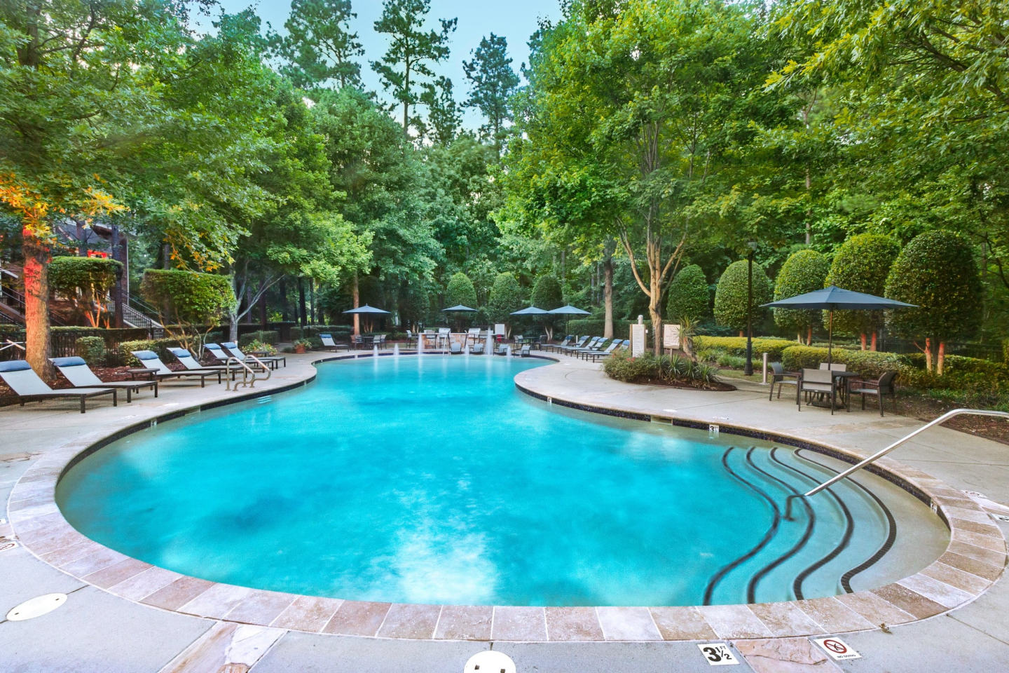 The Estates at Ballantyne Apartments and Townhomes Image 9