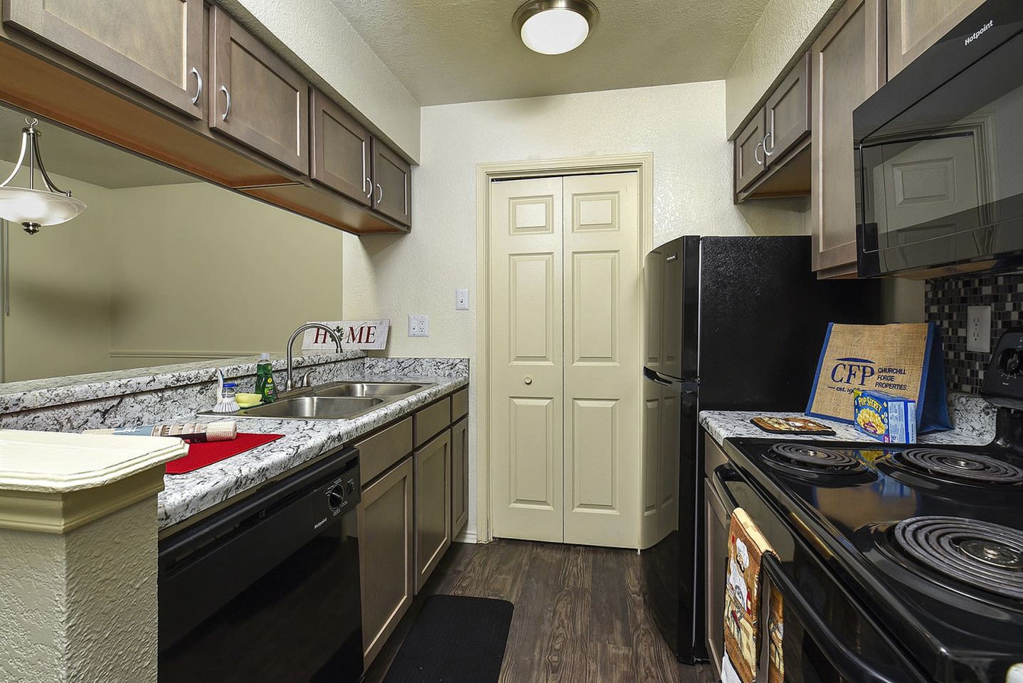 Stoneleigh Apartments Image 10