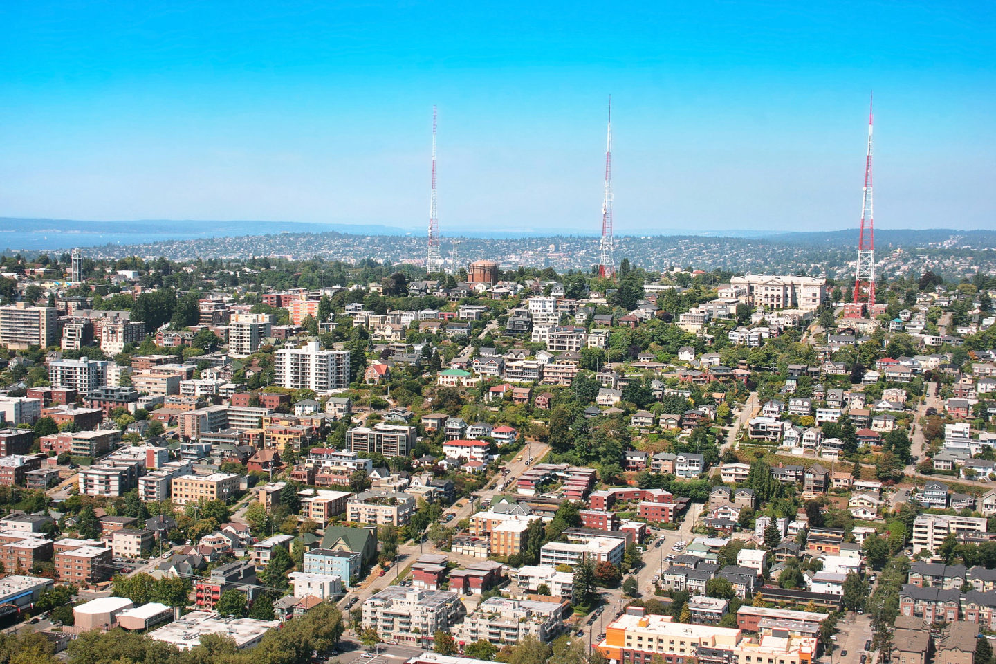 Uptown Queen Anne Image 7