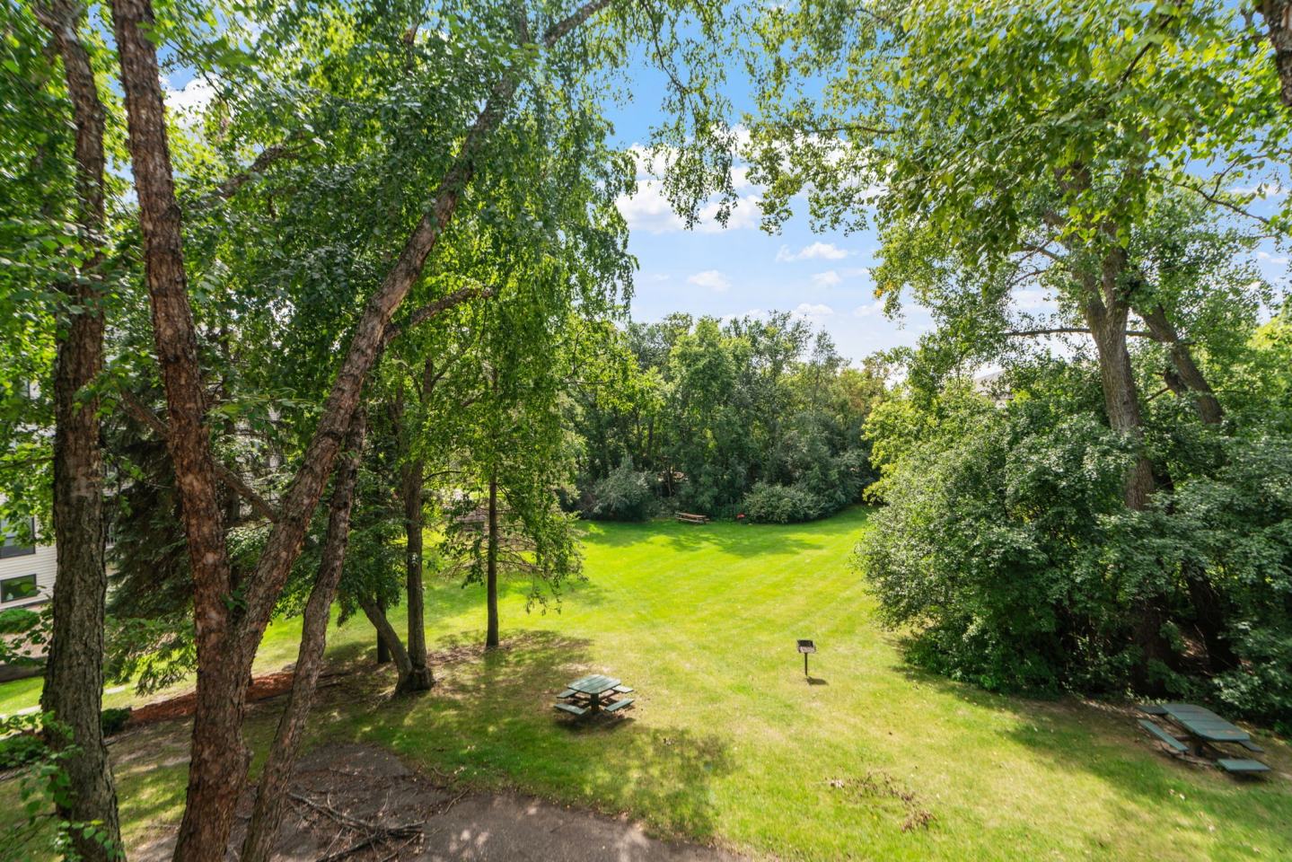 Parkside at Medicine Lake Image 12