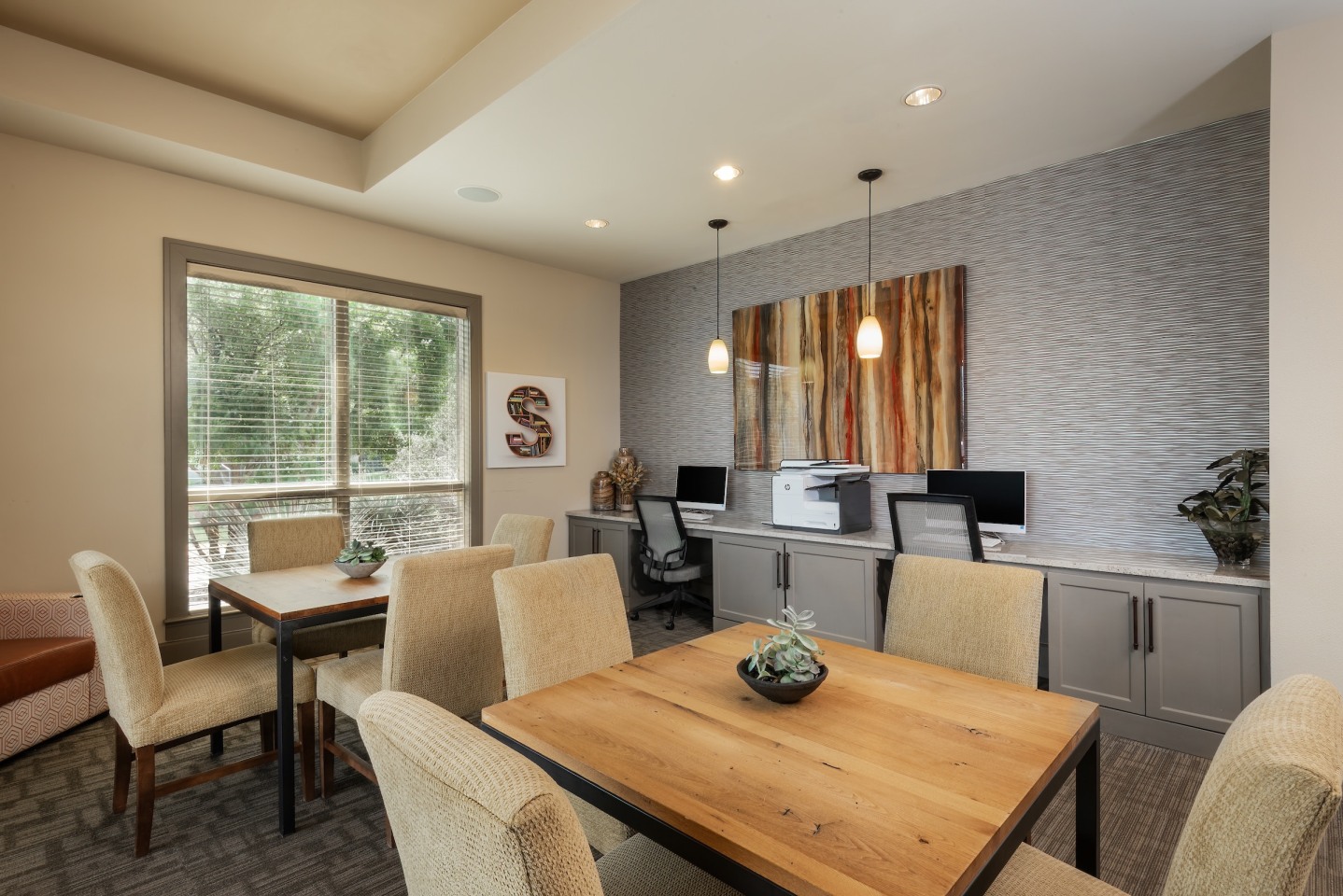 Sandstone Ridge Image 32