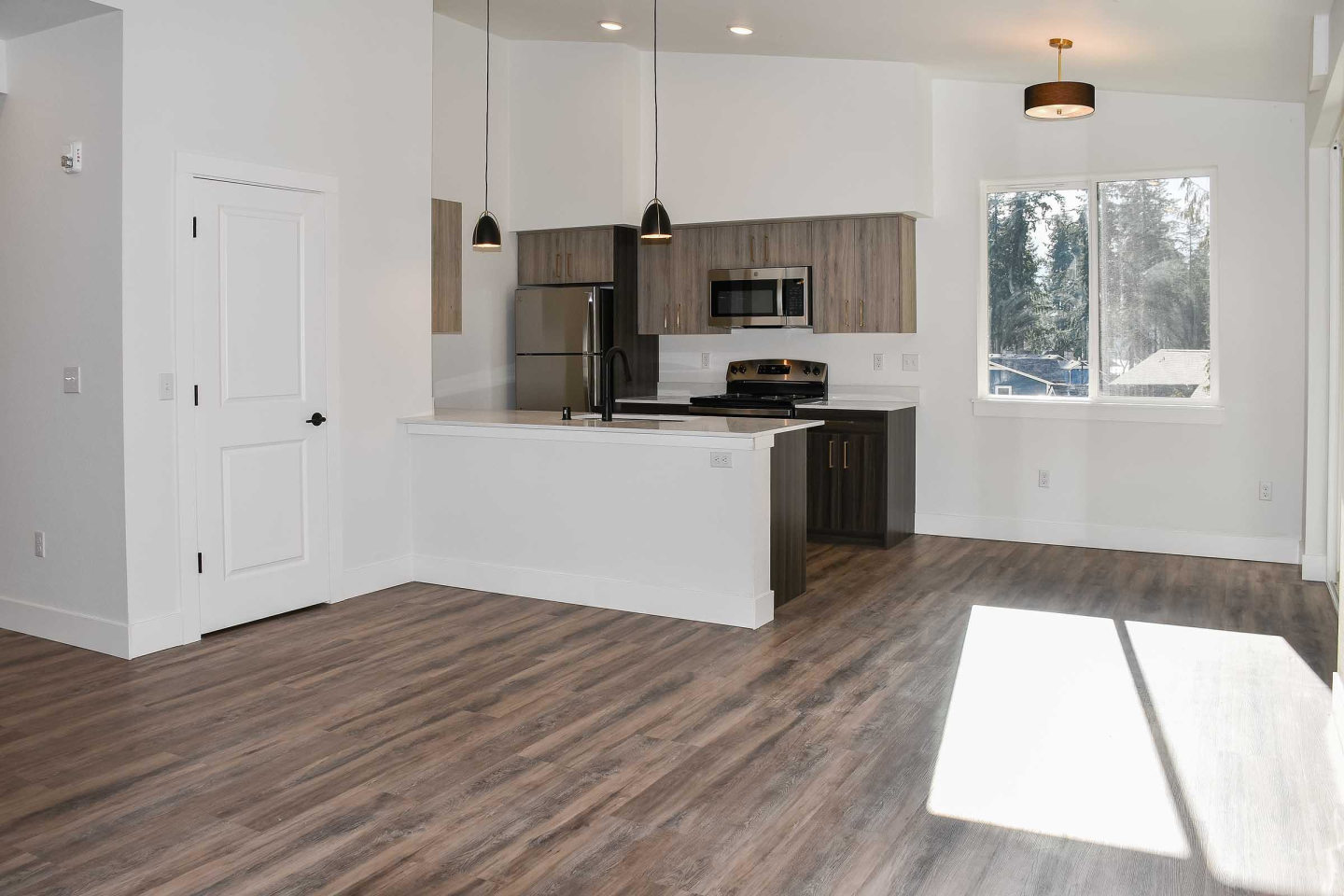 Lakeview Apartments Image 12