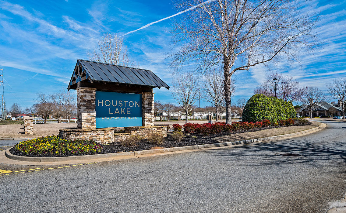 Houston Lake Image 75