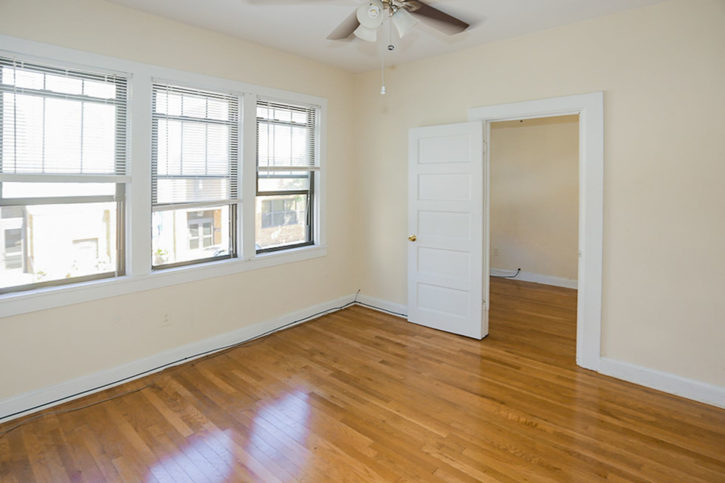 2254 North Southport Ave. Apt. Image 6