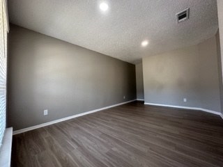 Chalet Apartments Image 6