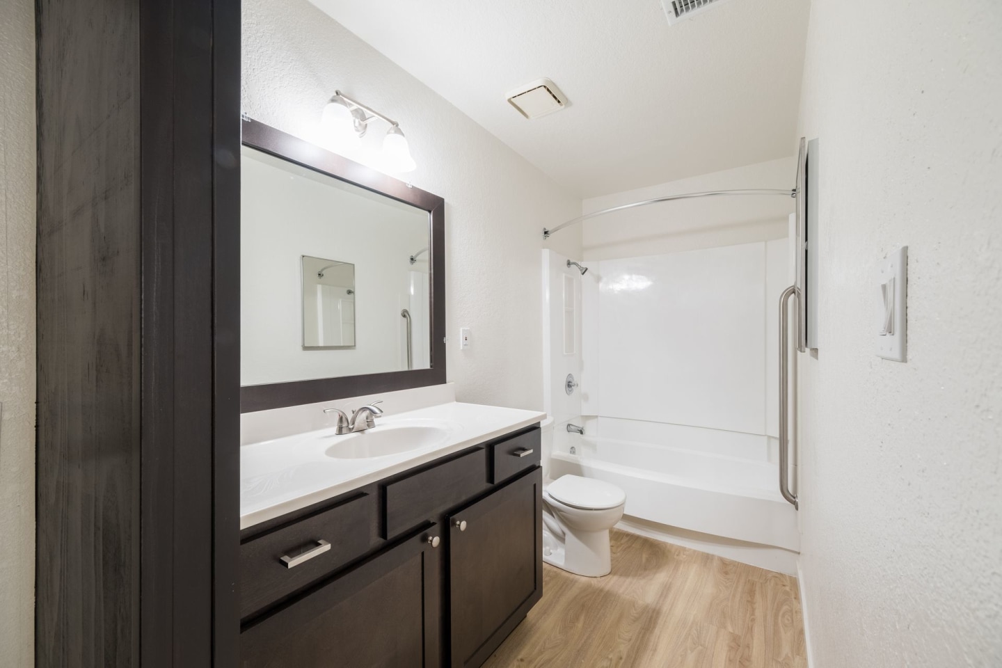 Manteca Golf and Tennis Villas Image 23