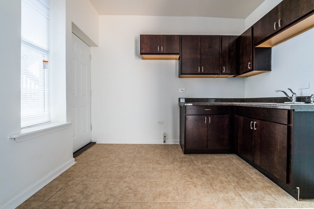 400 S Laramie Ave Image 10
