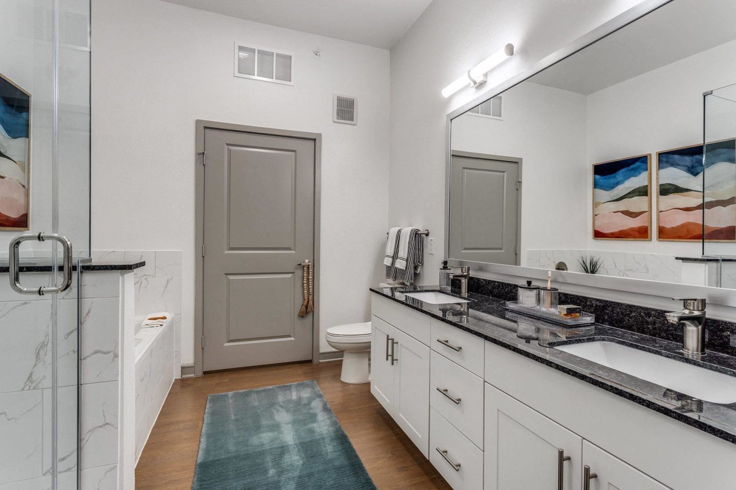 Luxia Gallery House Image 35