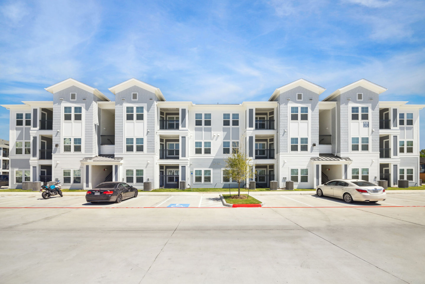 Willow Plaza Image 16