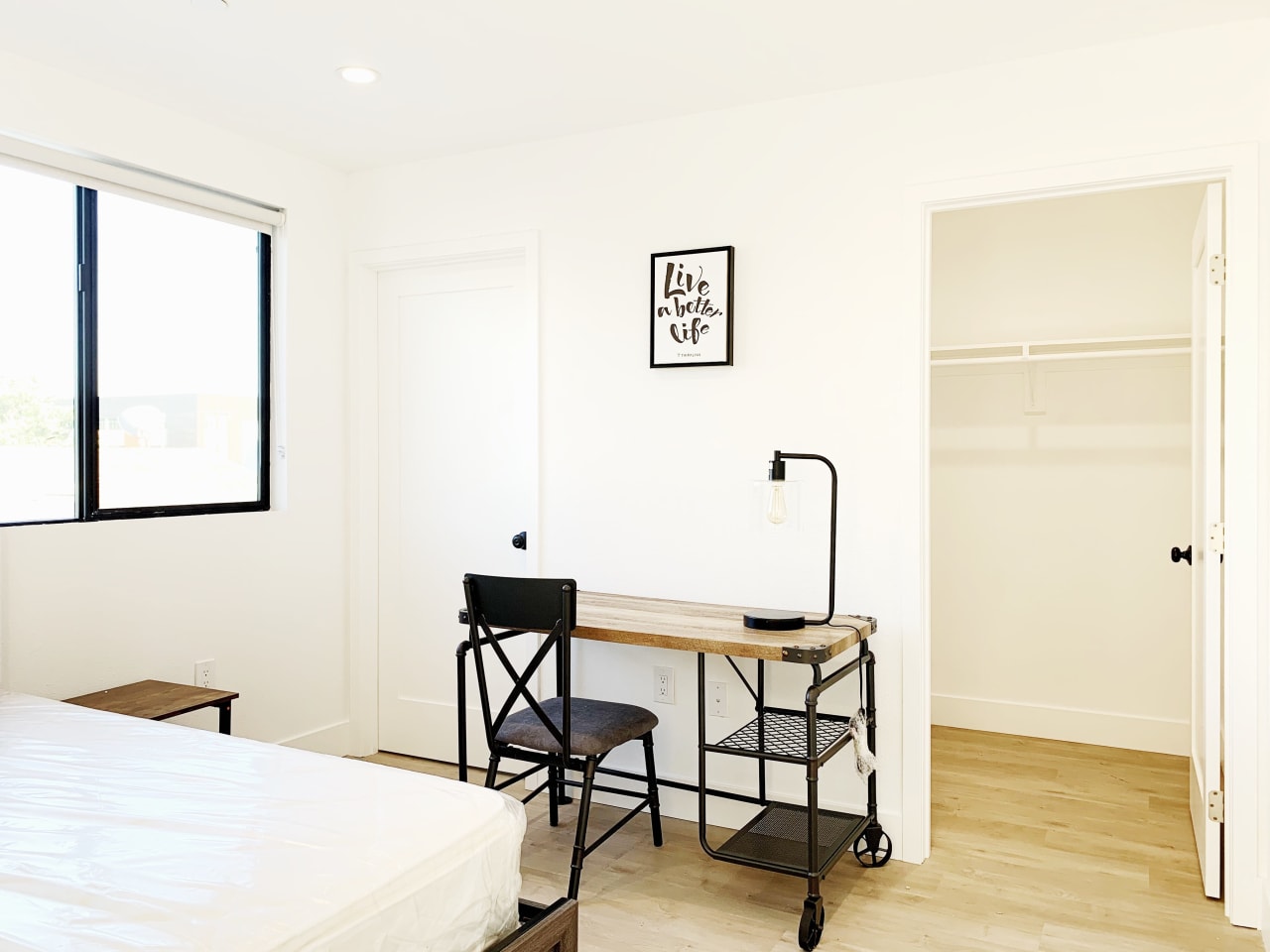 1664 W 37th Street - Co-Living Image 7