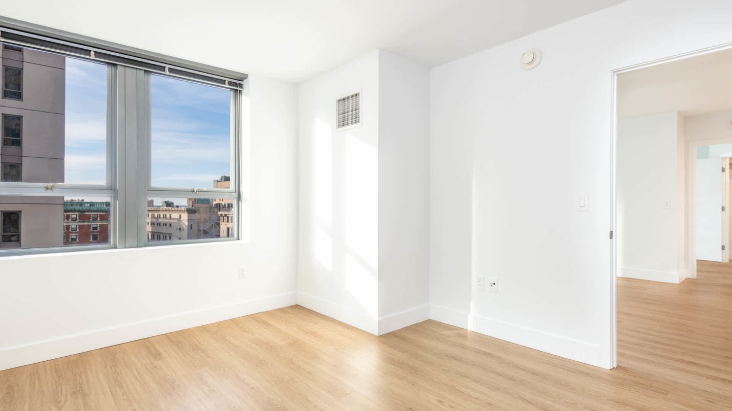 660 Washington Image 30