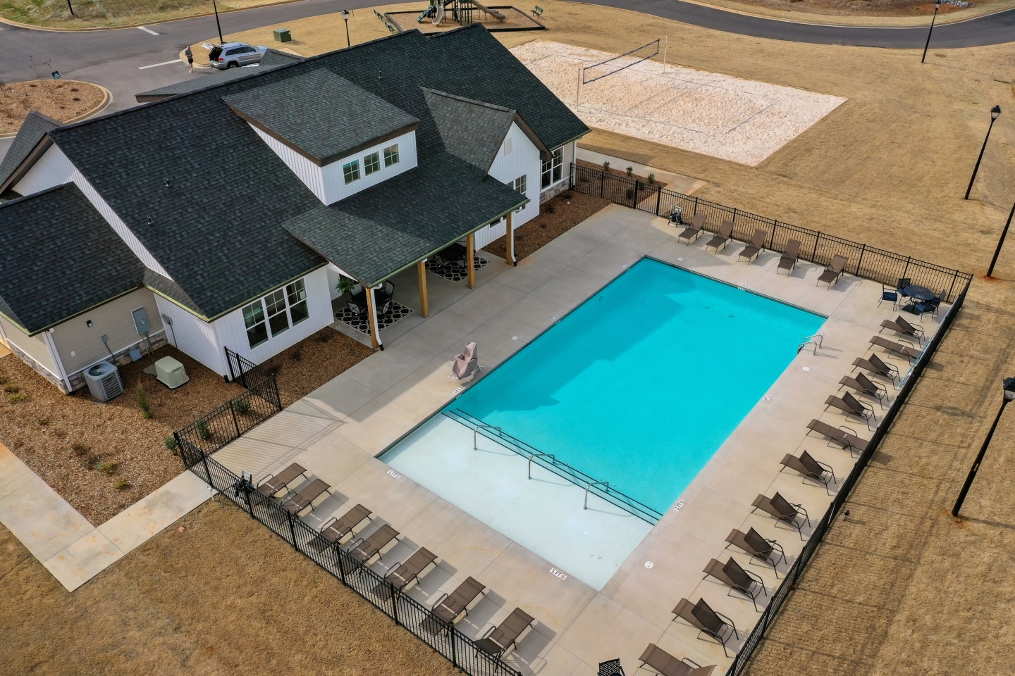 Water's Edge Apartments Image 10