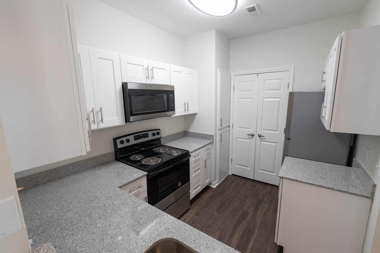 Center Point Apartments Image 5