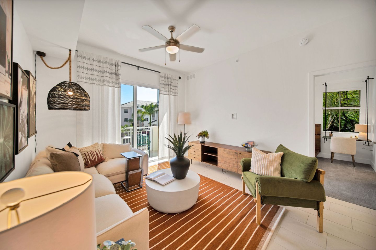 Vesada Luxury Apartment Homes Image 23