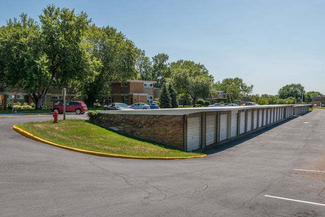 Valley Village Apartments Image 22