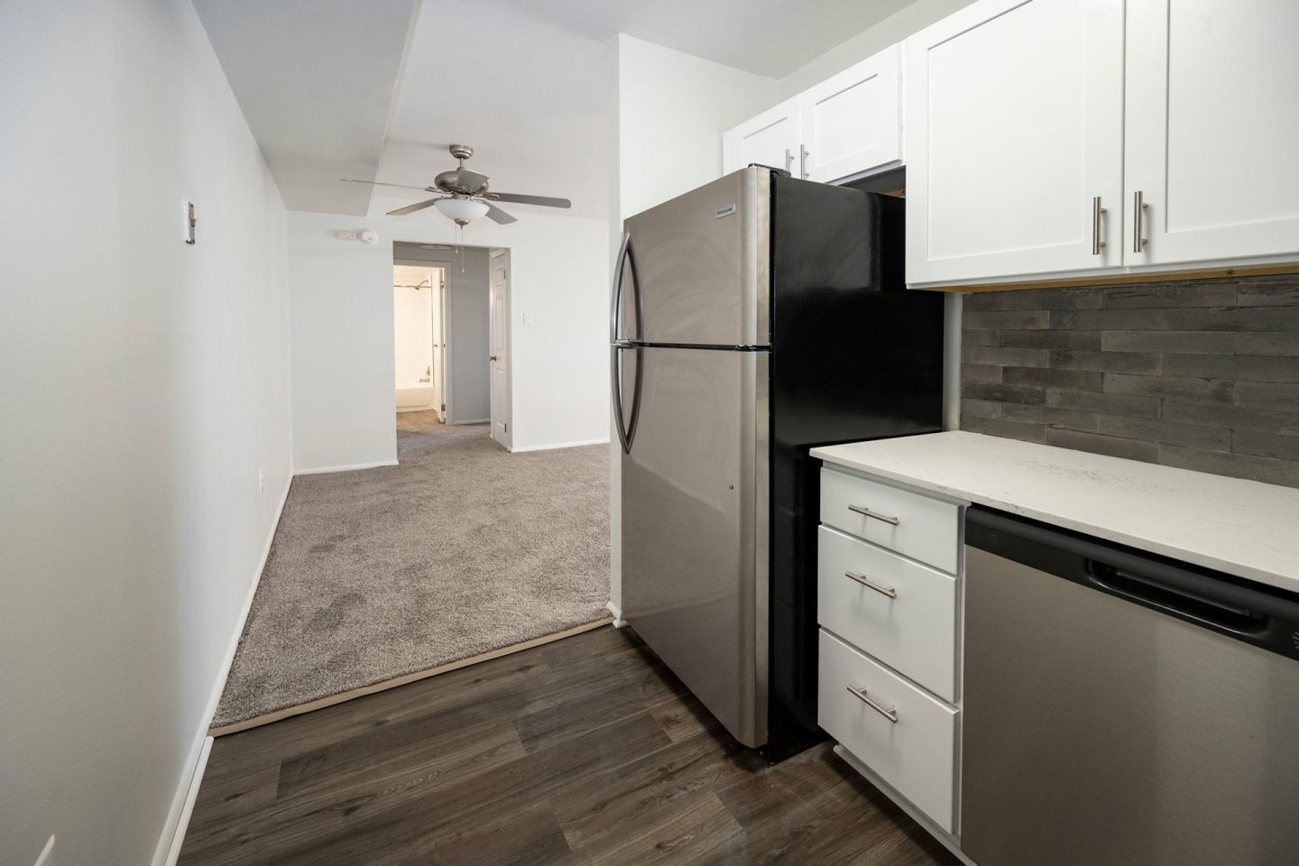 Tomlinson Court Apartments Image 2