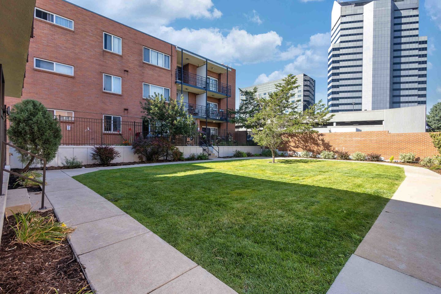 Bellaire Plaza Image 17