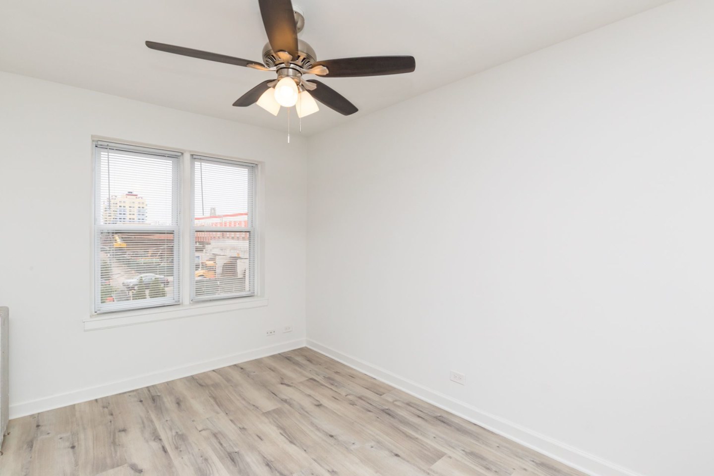 5710 Winthrop Ave Image 3