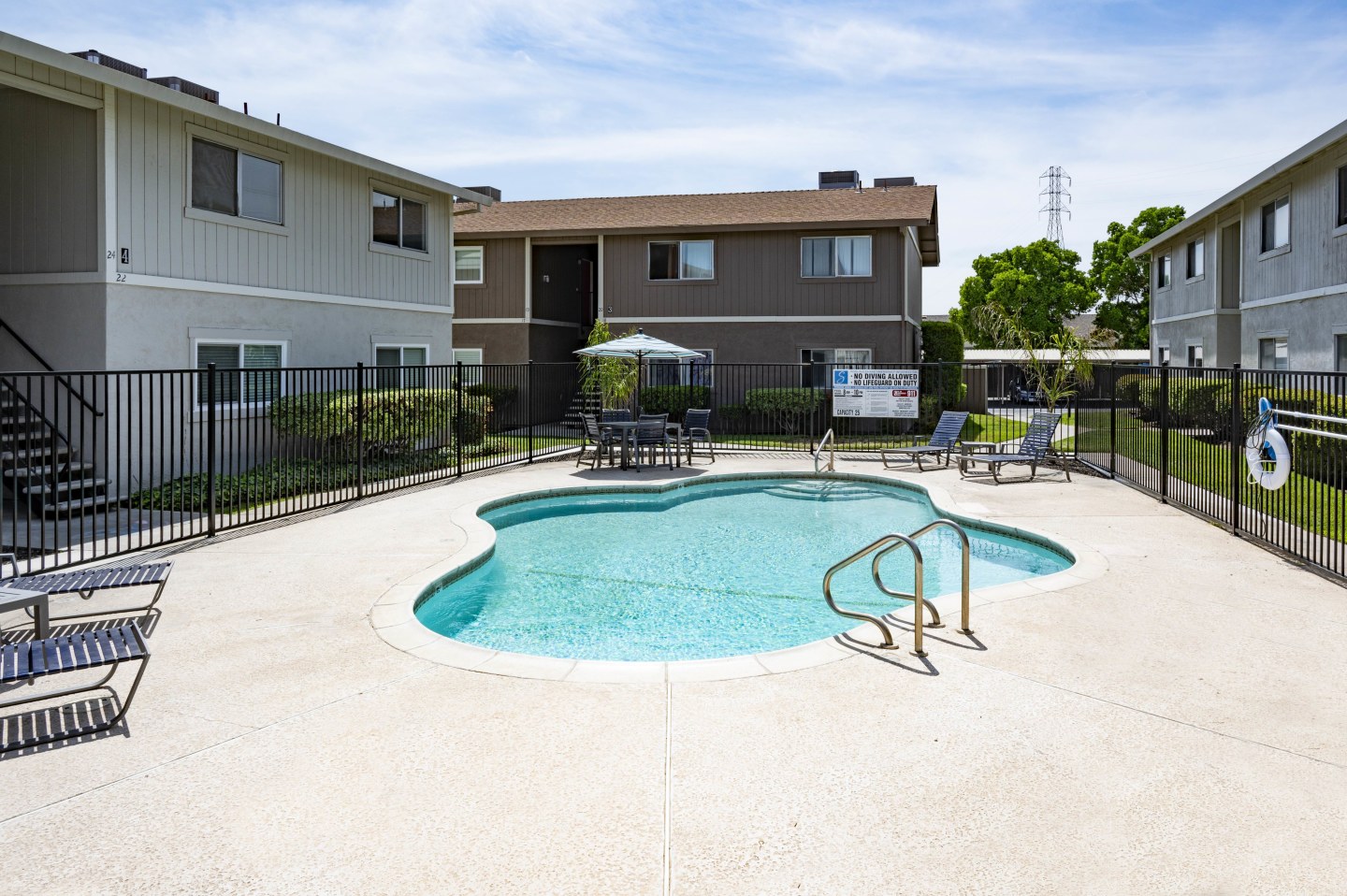Sutter Apartments Image 9