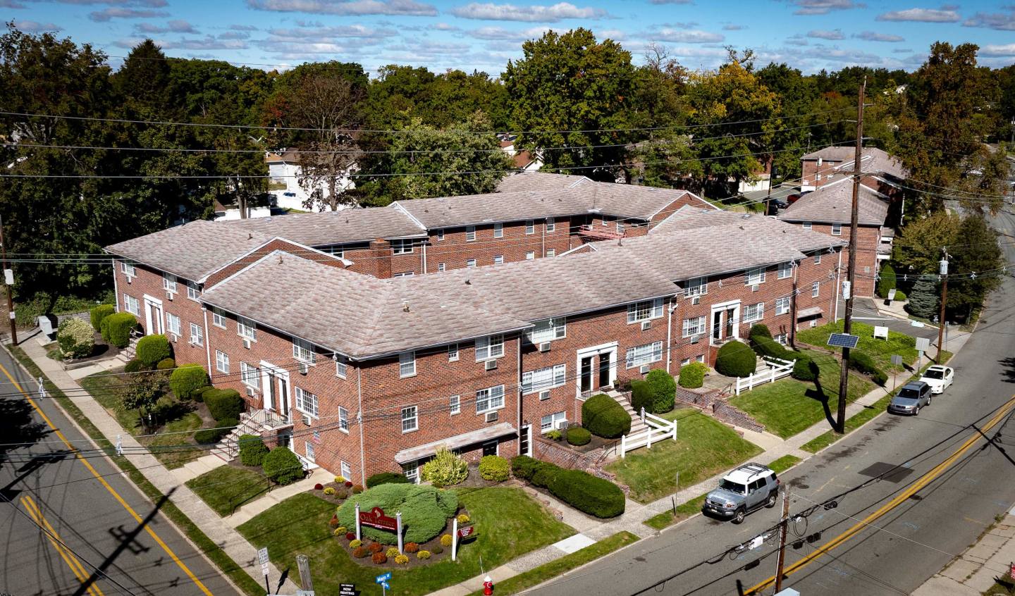 Oak Terrace Image 17
