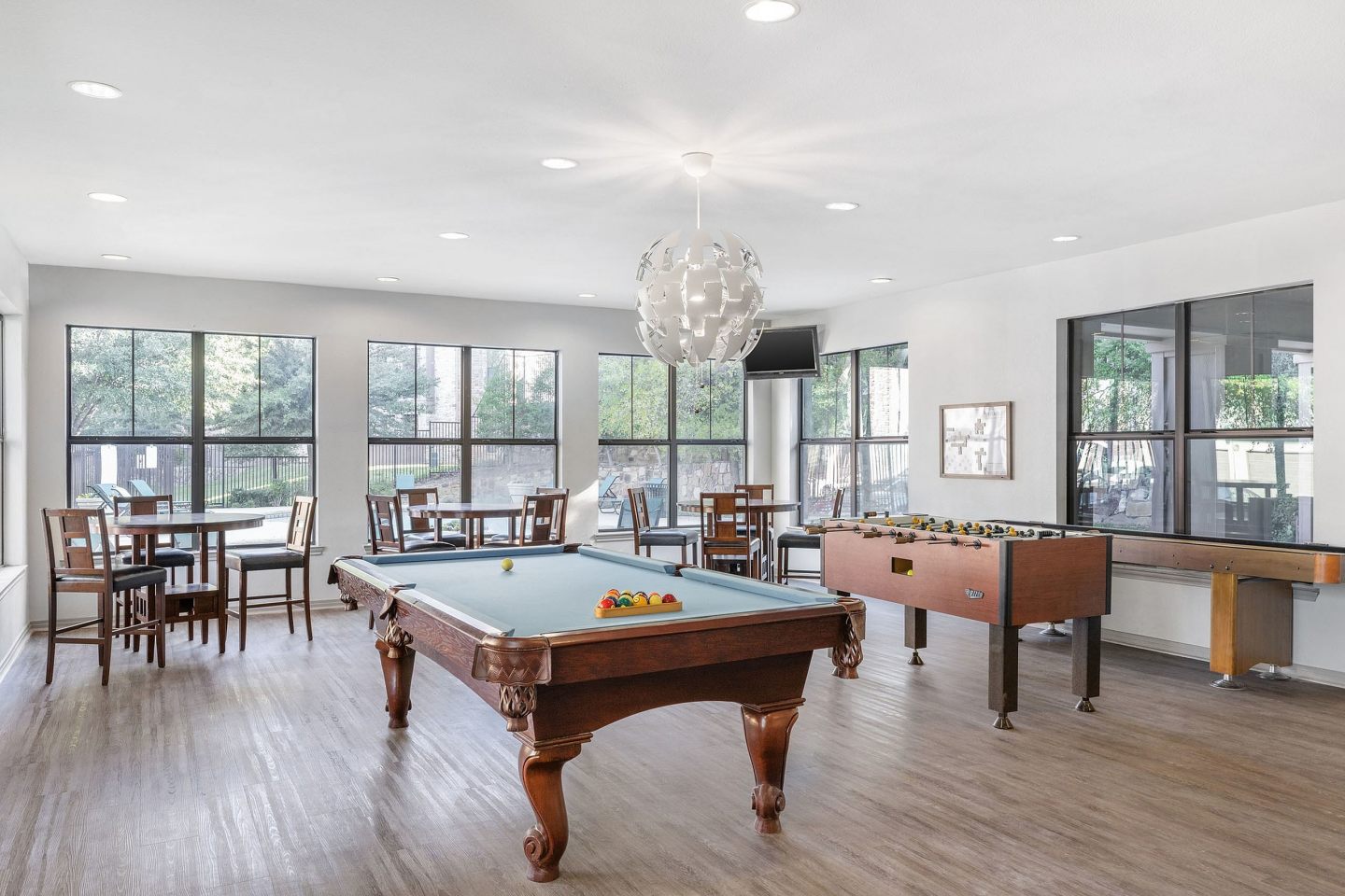 Lakeside Villas (Dallas) Image 10