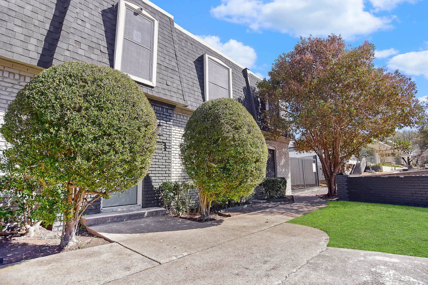 Ridgmar Oaks Apartments Image 5