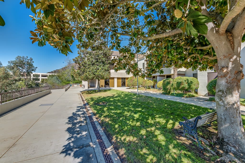 Senior Housing - Legacy Hills at Poway Image 3