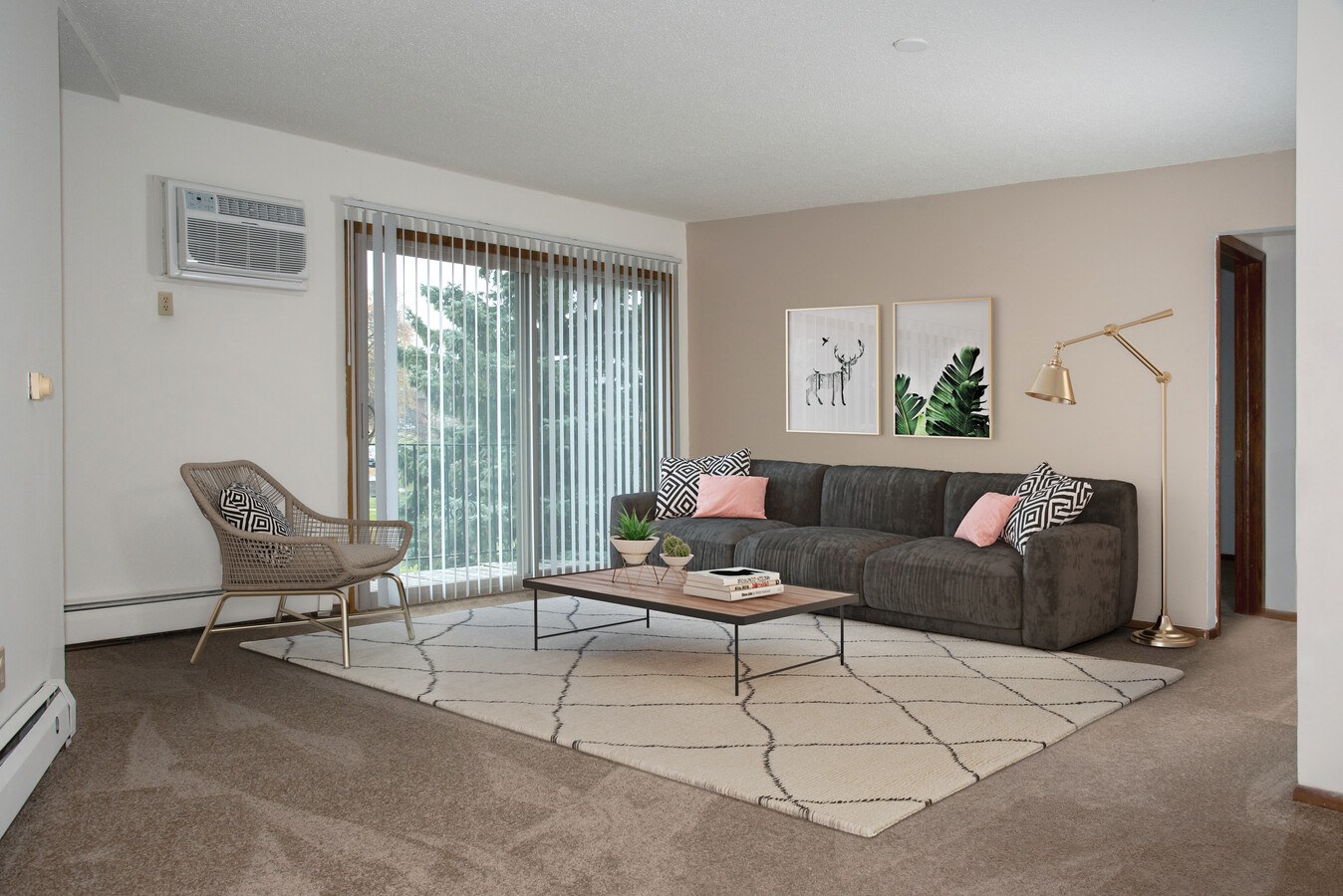 Burgundy & Hillsboro Apartments Image 6