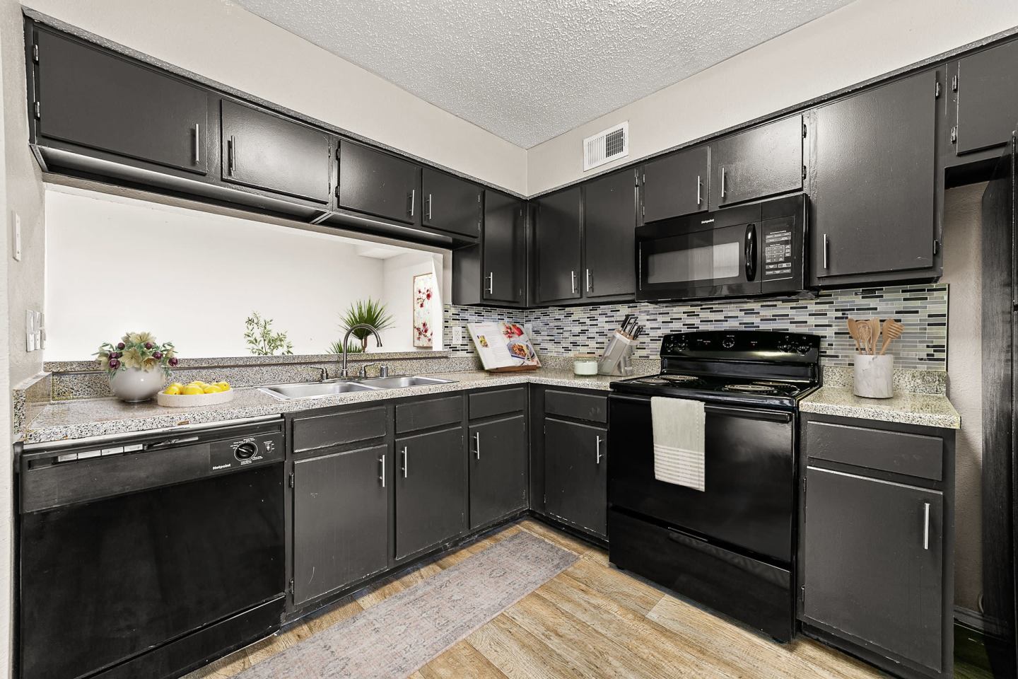 Legacy Apartments Image 15