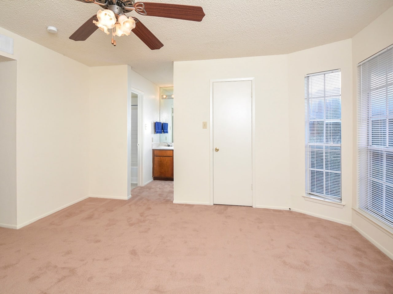 Oak Springs Image 21