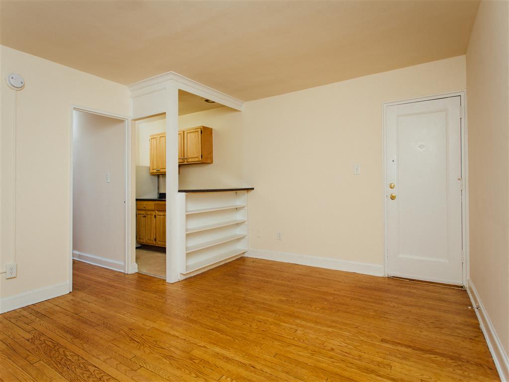 Pleasant Hills Village Image 9