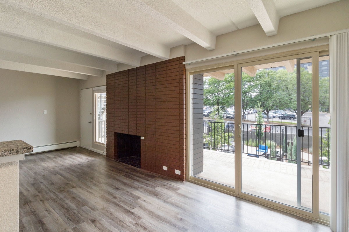 1140-60 S. Bellaire. Image 7