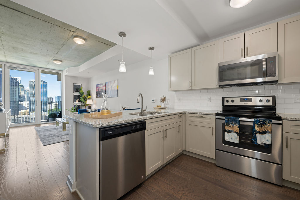 Skyhouse Uptown North Image 13