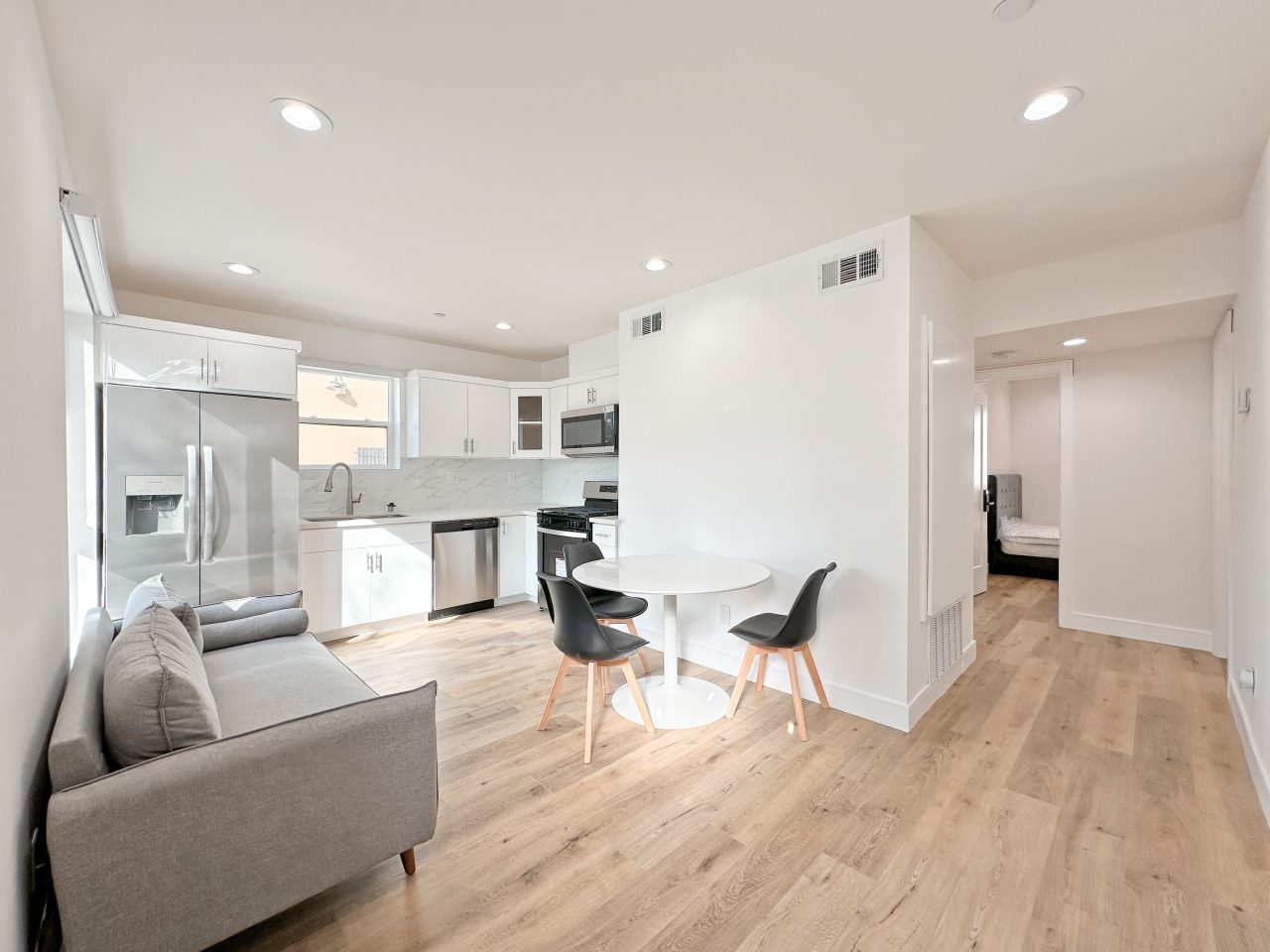 1529-1531 W 35th Pl - Co-Living Image 18