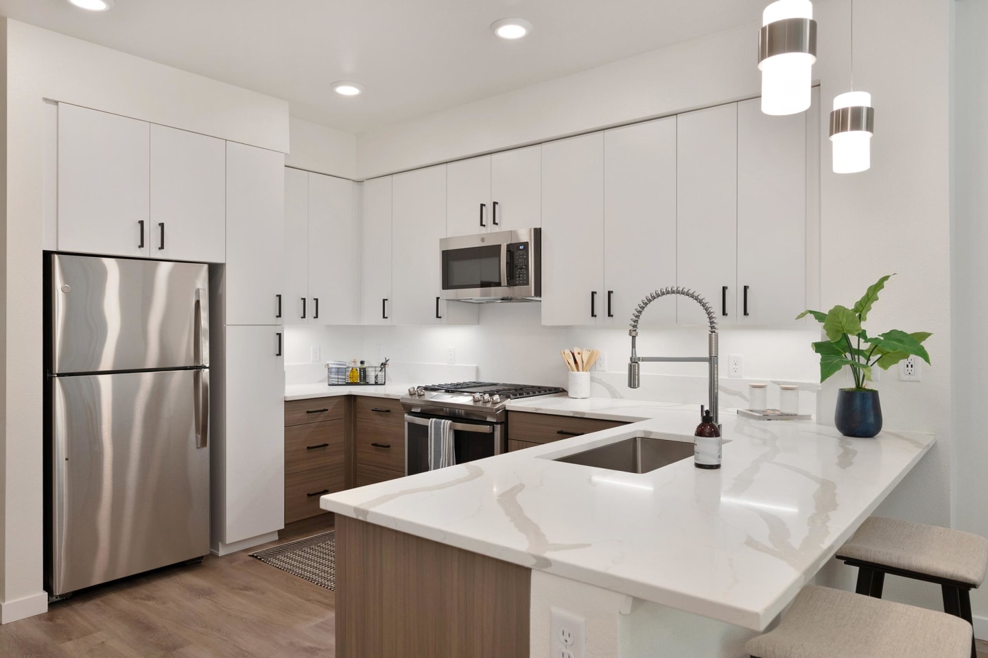 Halcyon Apartments Image 75