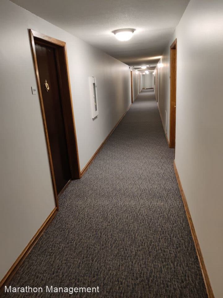 Excelsior Manor Image 18