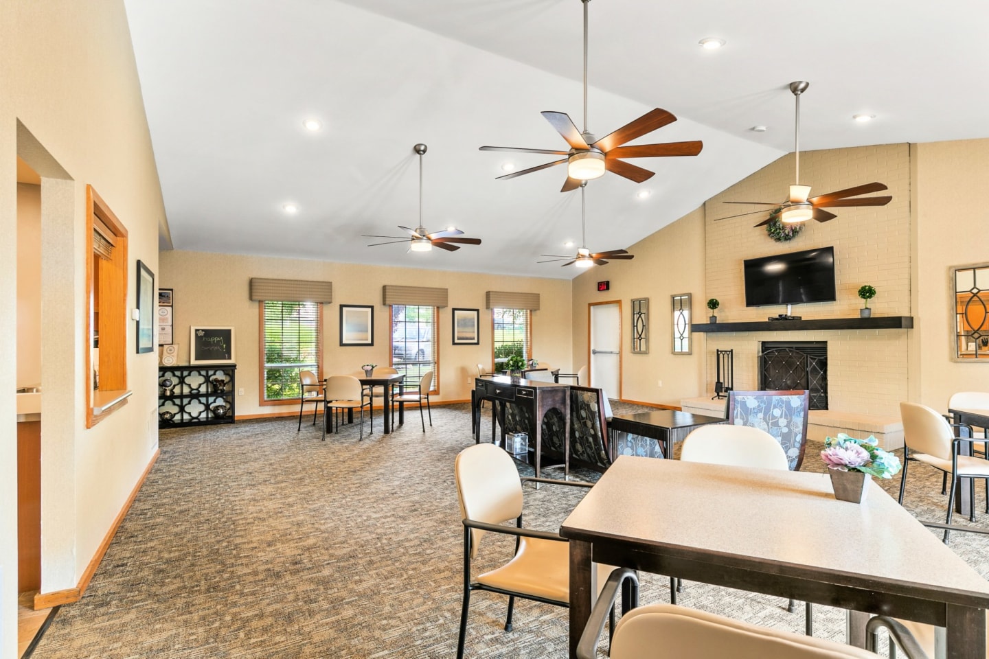 East Mountain Apartments Image 6