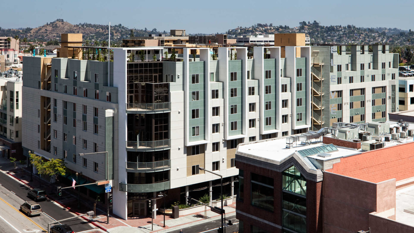 Eleve Lofts and Skydeck Image 28