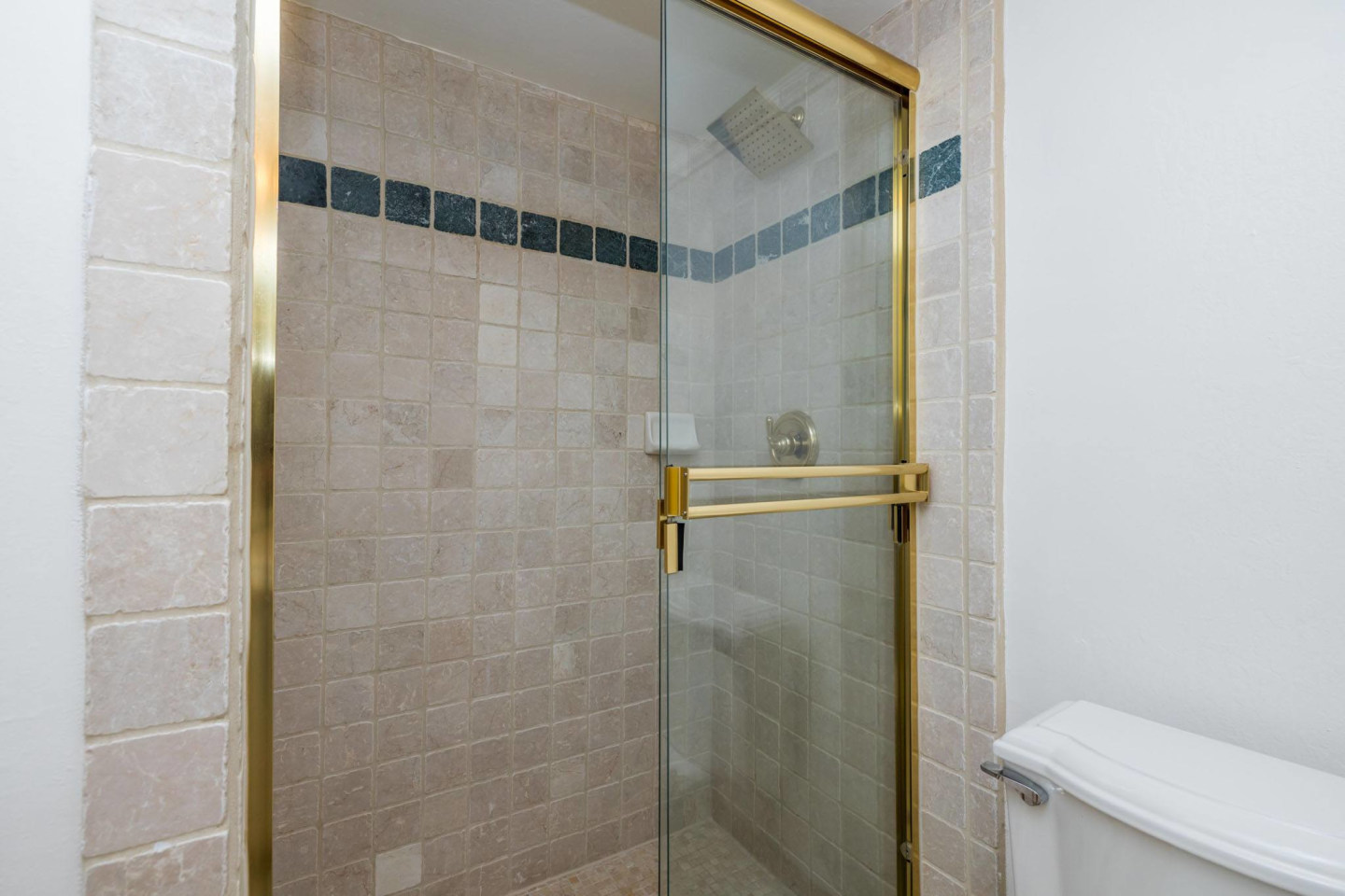 5-65 Rodeo Avenue Image 12