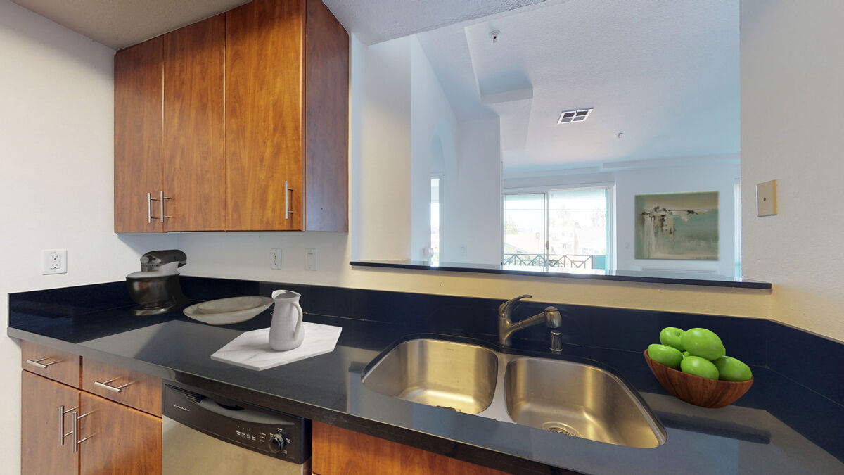 5015 Clinton Apartments Image 39
