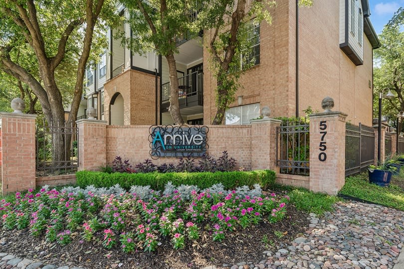 Arrive on University Image 25