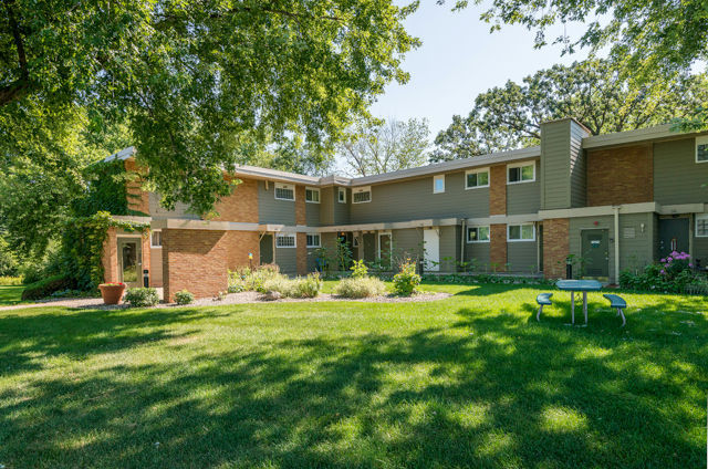 Valley Village Apartments Image 18