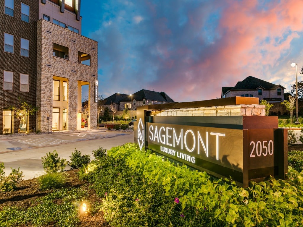Sagemont Luxury Living Image 102